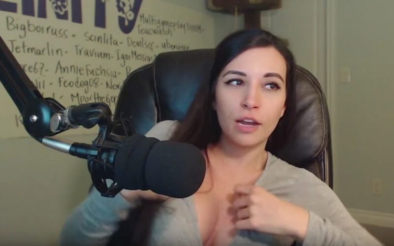 Twitch Streamer Shows Breasts photo 10