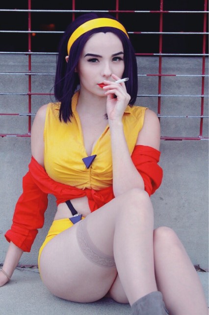 Faye Valentine Cosplay Nude photo 1