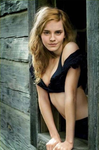 Celebrity Nude Emma Watson photo 10