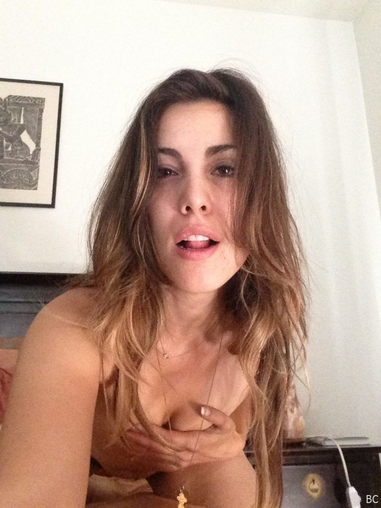 Carly Pope Leaked Nude photo 10