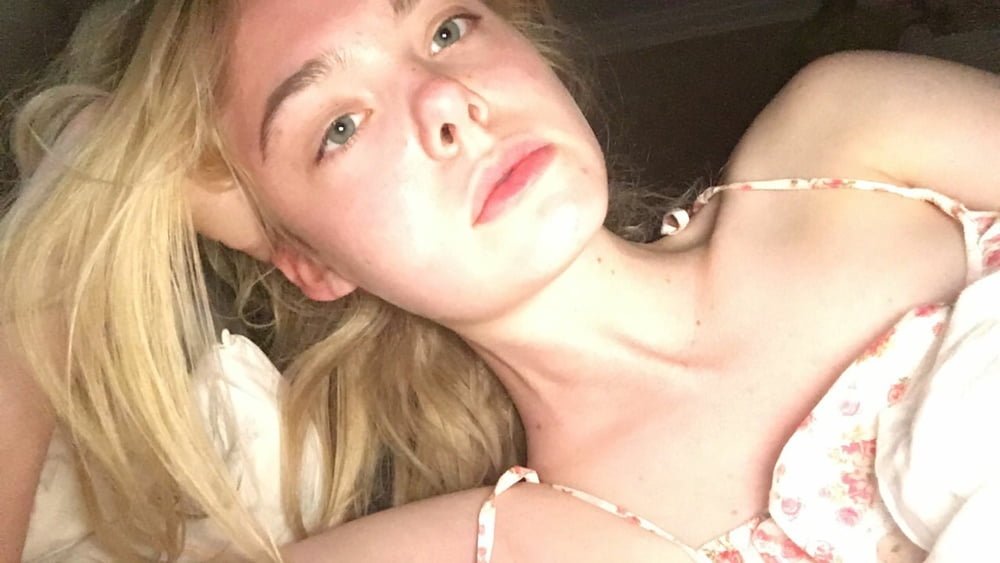 Elle Fanning Leaked Nudes photo 28