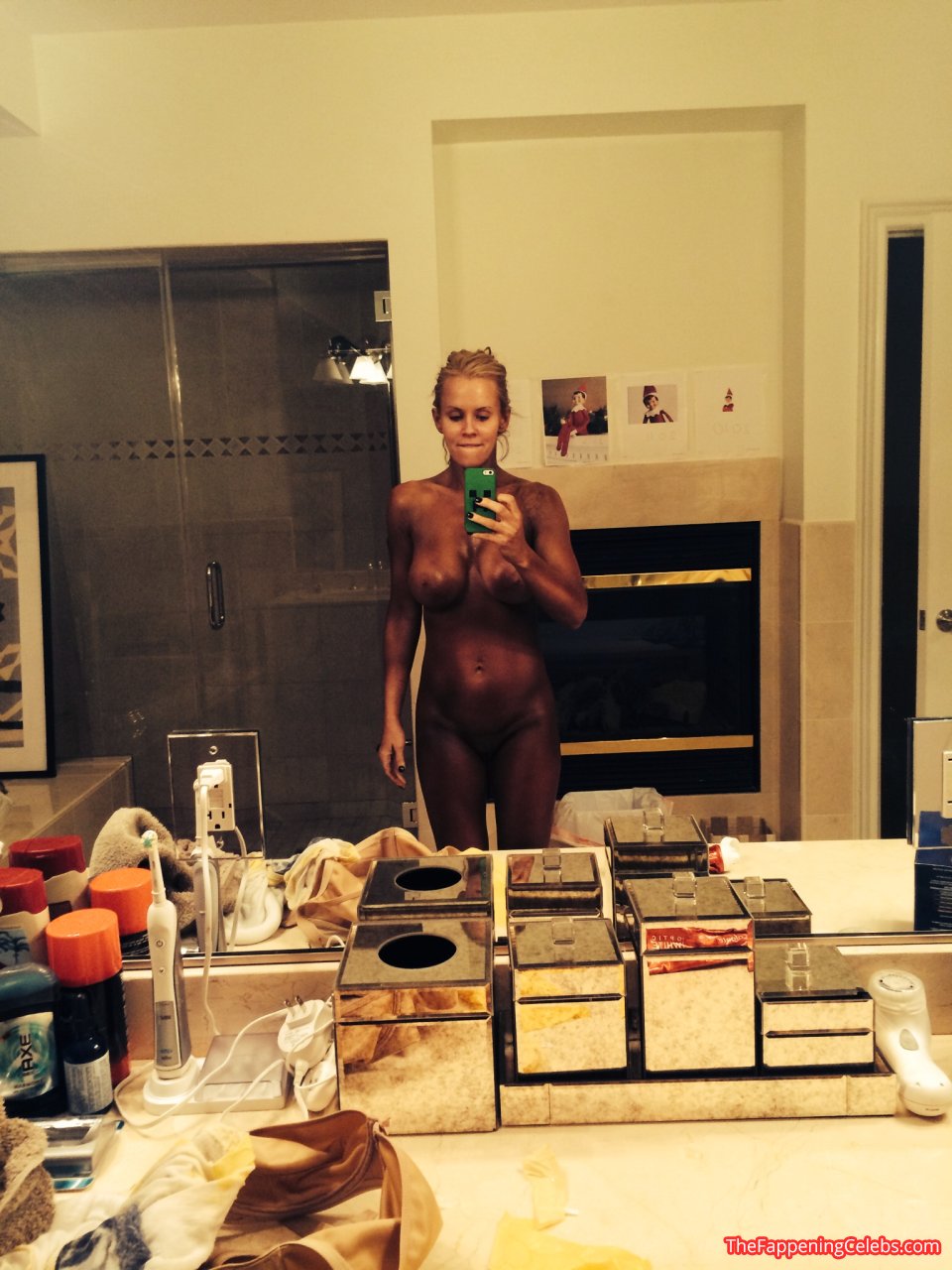 Jenny Mccarthy Nude Leaked photo 6