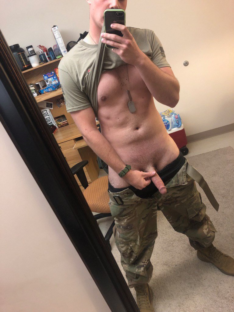 Naked Military Pictures photo 15