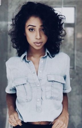 Liza Koshy Thong photo 6