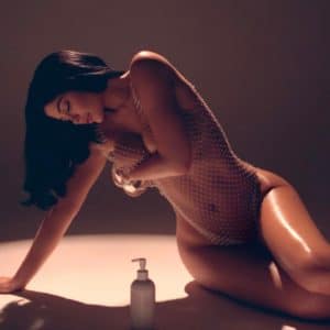 Kylie Jenner Nude Snap photo 25