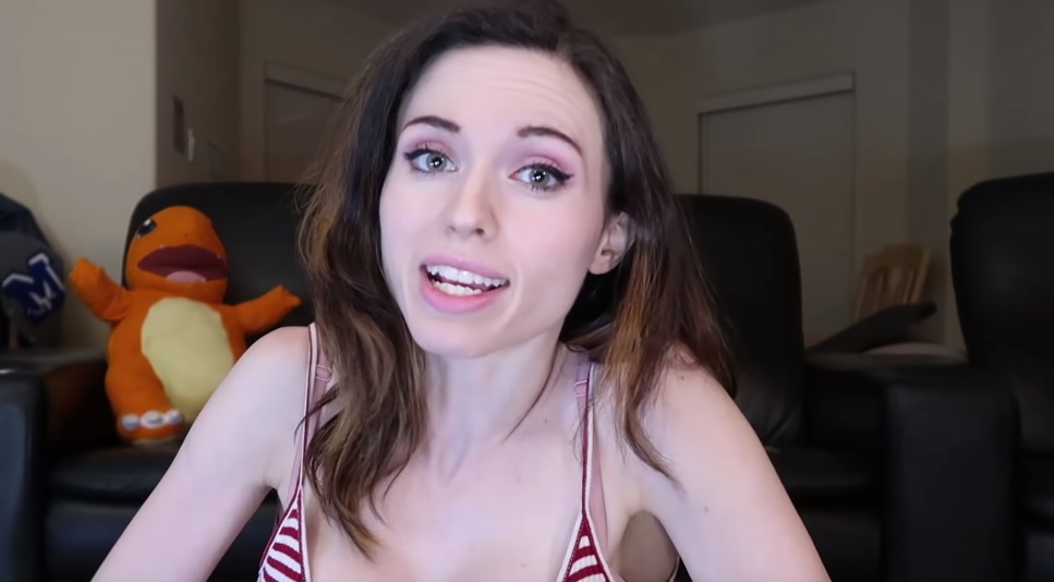 Amouranth Without Makeup photo 16