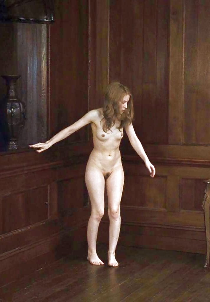 Emily Browning Nude Pictures photo 5