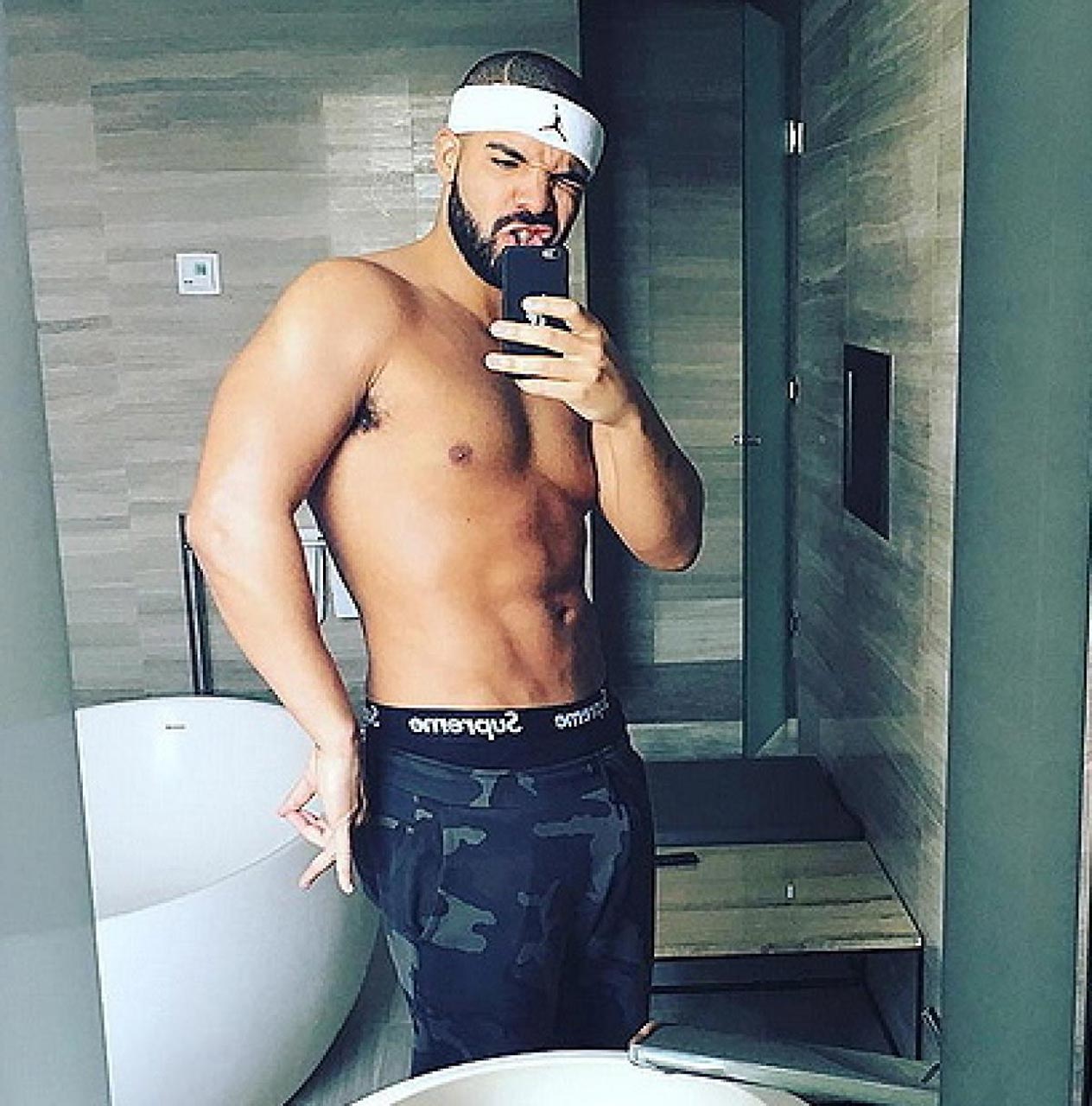 Drake Nude photo 16