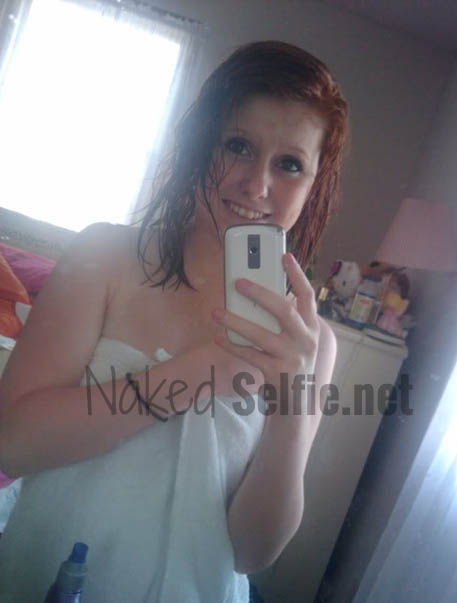 Ginger Teen Nude Selfie photo 15