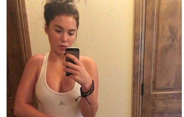Lohan Topless Snapchat photo 19