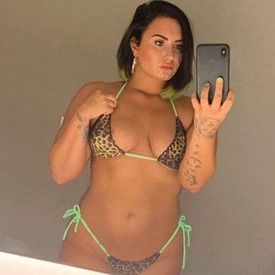 Lovato Topless Nude photo 11