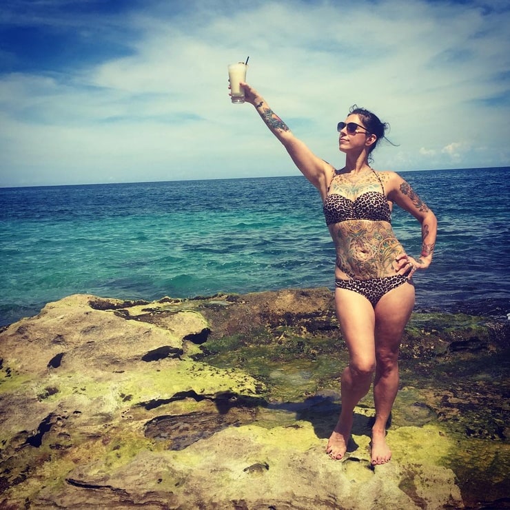 Sexy Danielle Colby photo 21