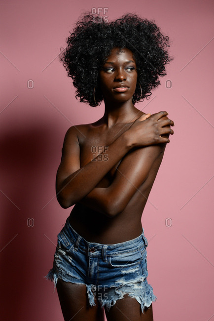 Topless Black Model photo 15