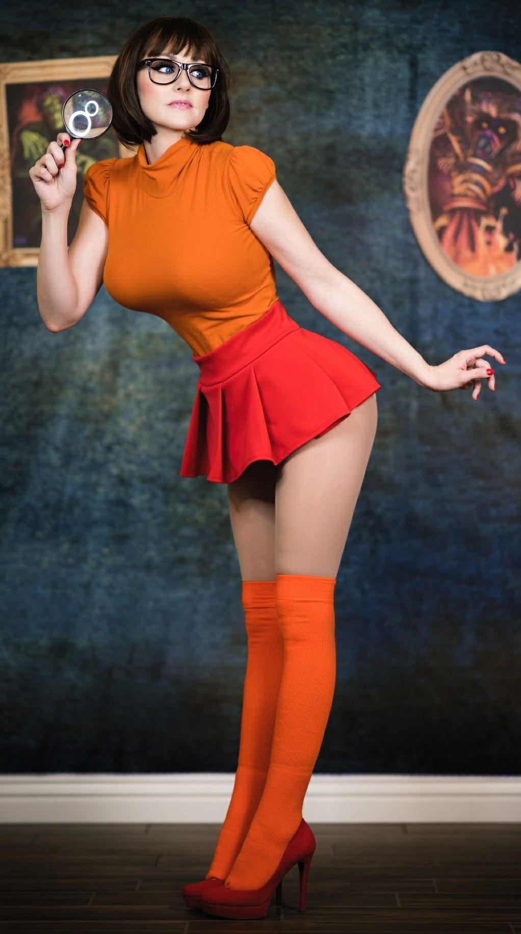 Velma Hot Cosplay photo 14